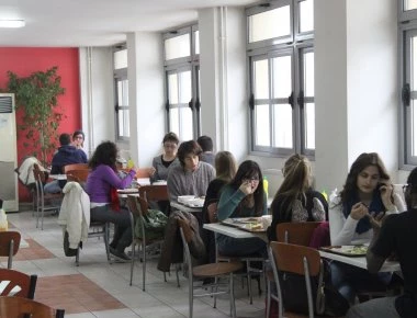 Πάτρα: Η απάντηση του φοιτητή για το έντομο που βρήκε στο φαγητό του (φωτό)